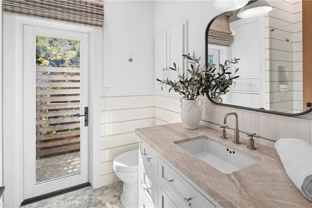 Corona del Mar North of PCH (CNHW) - Residential