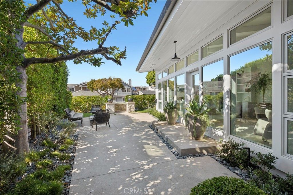 Photo of 706 Poinsettia Ave, Corona Del Mar, CA 92625 (MLS # NP25245876)