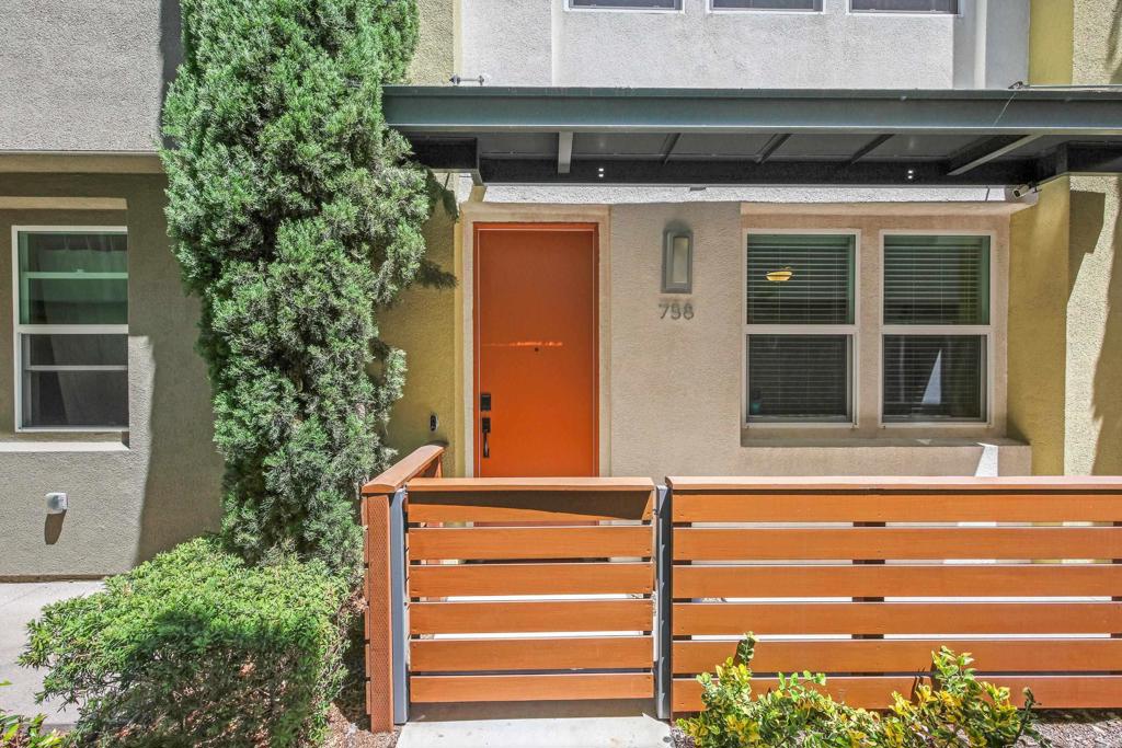 758 Seaside Street