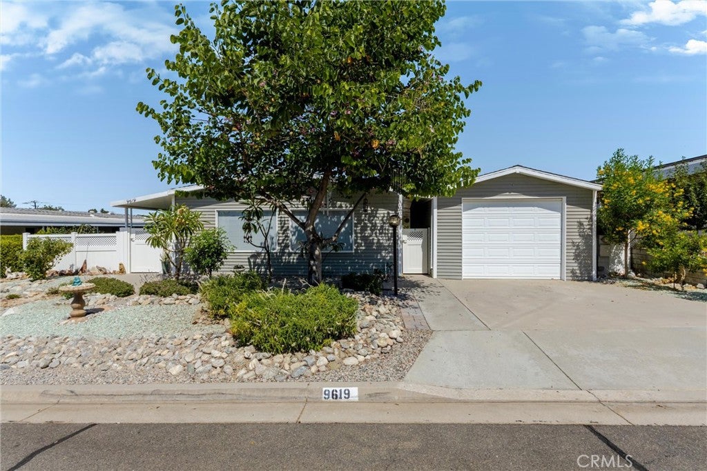 9619 Crestknoll