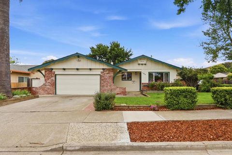 Photo of 190 Spring Avenue, Morgan Hill, CA 95037 (MLS # ML82032004)