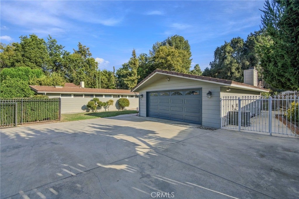 66 N Golden West Avenue