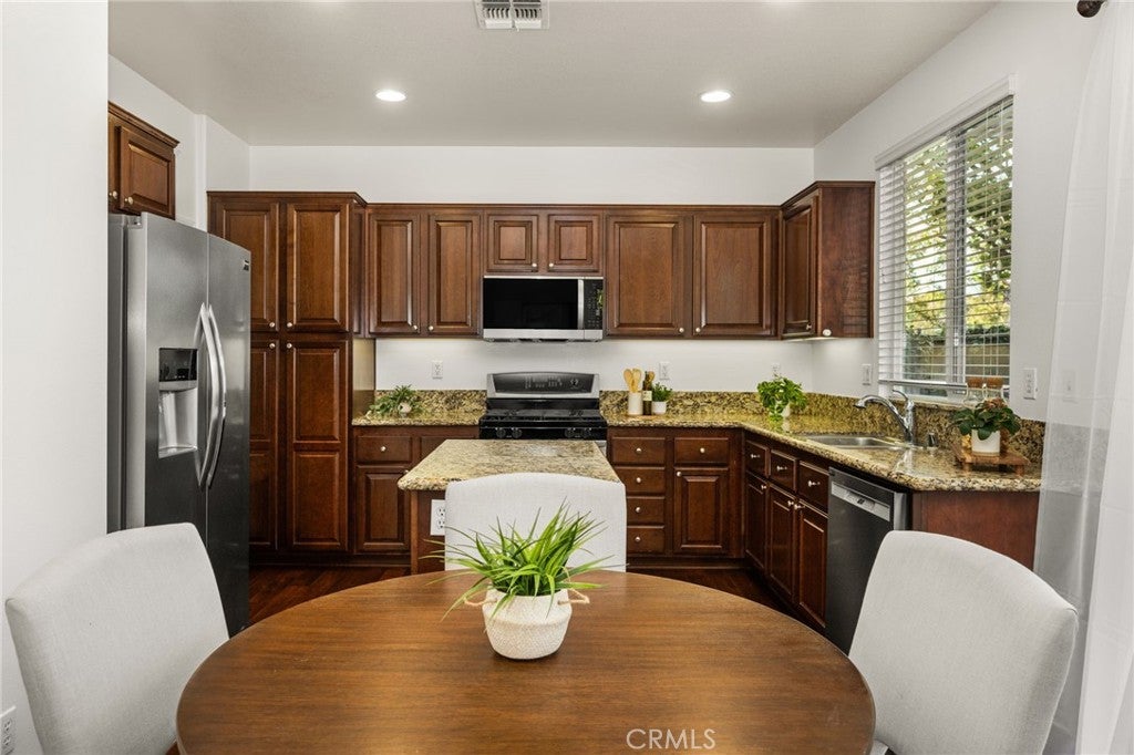 140 W Cork Tree