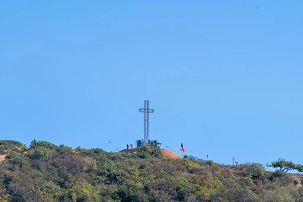 La Jolla, California 92037, United States, 4 Bedrooms Bedrooms, ,2 BathroomsBathrooms,Residential,Pending,206582