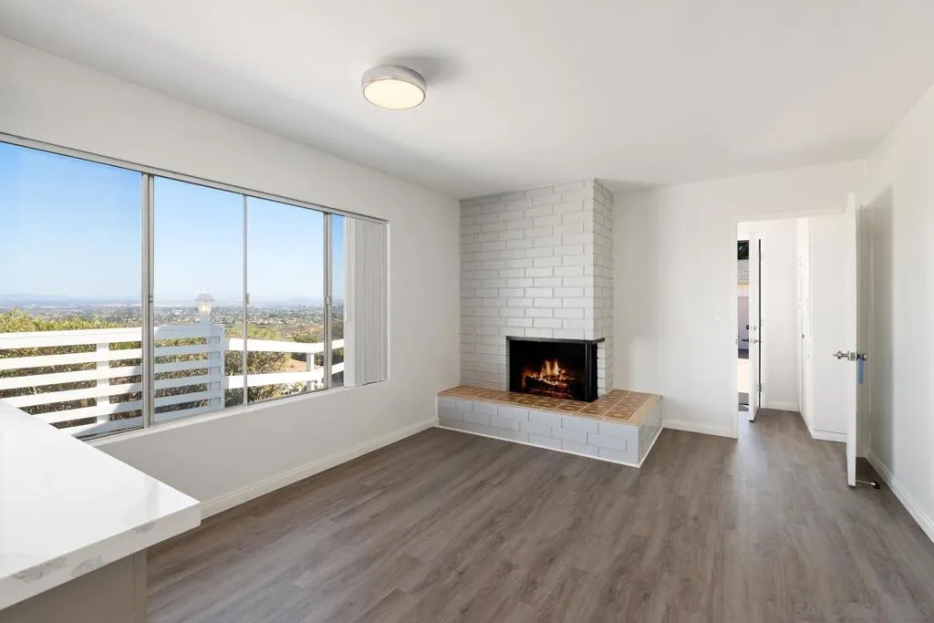 La Jolla, California 92037, United States, 4 Bedrooms Bedrooms, ,2 BathroomsBathrooms,Residential,Pending,206582