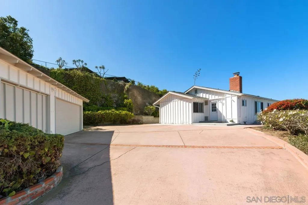 La Jolla, California 92037, United States, 4 Bedrooms Bedrooms, ,2 BathroomsBathrooms,Residential,Pending,206582