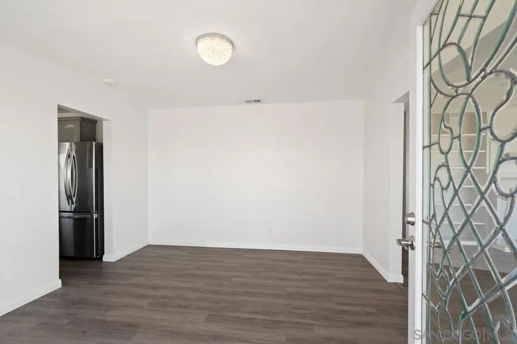 La Jolla, California 92037, United States, 4 Bedrooms Bedrooms, ,2 BathroomsBathrooms,Residential,Pending,206582