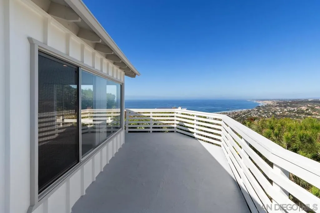 La Jolla, California 92037, United States, 4 Bedrooms Bedrooms, ,2 BathroomsBathrooms,Residential,Pending,206582