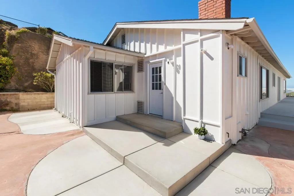 La Jolla, California 92037, United States, 4 Bedrooms Bedrooms, ,2 BathroomsBathrooms,Residential,Pending,206582