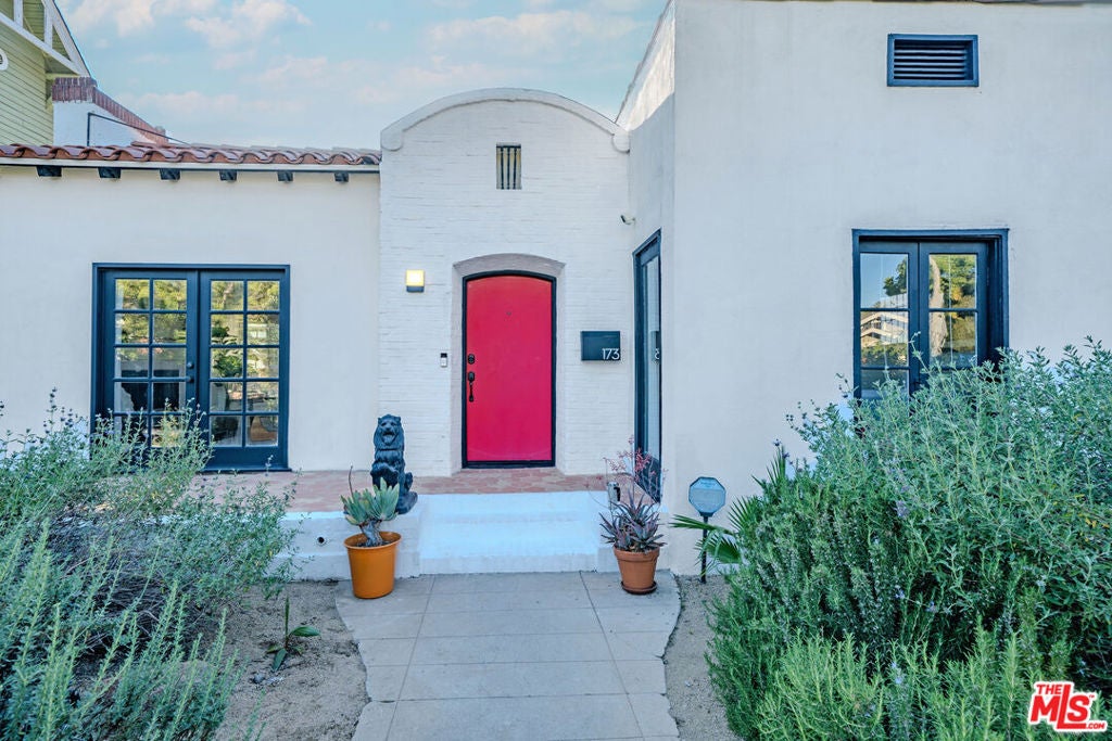 173 S Kingsley Drive