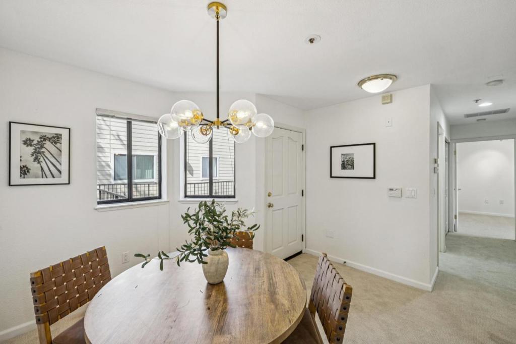 576 W Parr Avenue 32