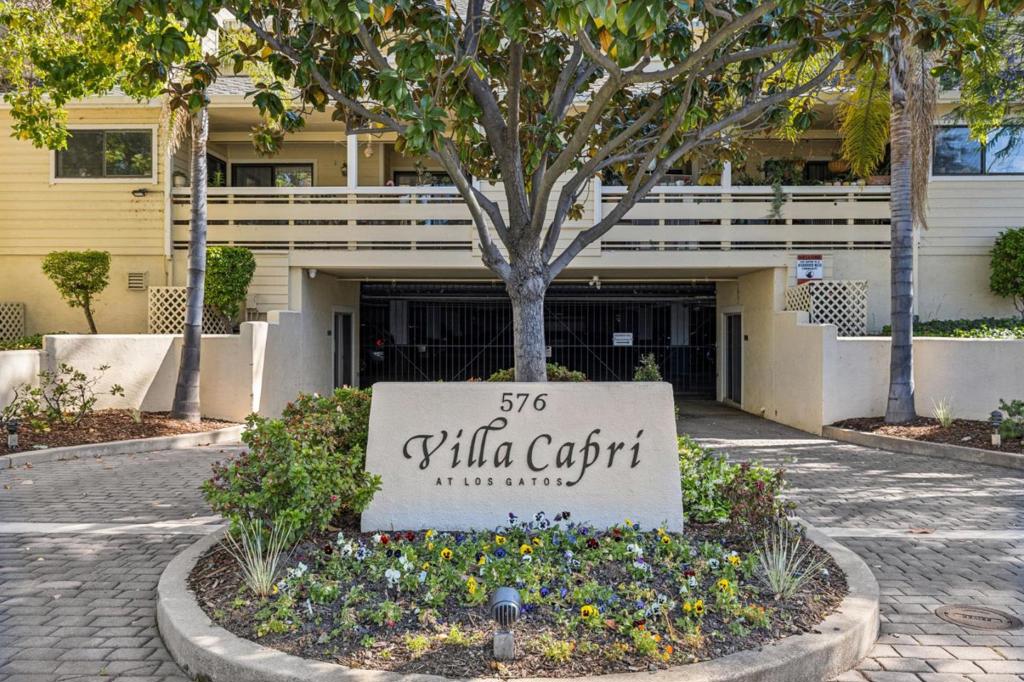 576 W Parr Avenue 32
