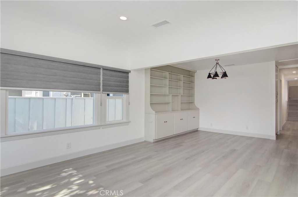527 Westminster Avenue