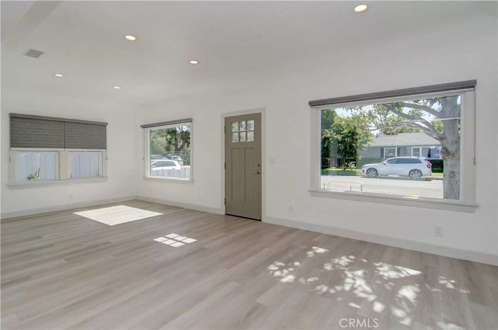 527 Westminster Avenue
