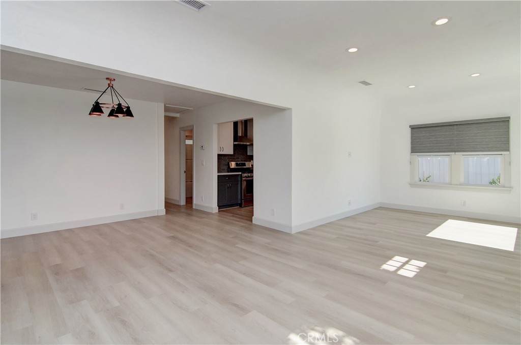 527 Westminster Avenue
