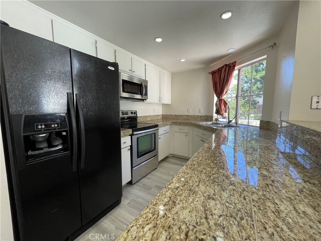 12555 Euclid 22