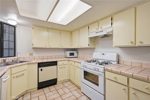 Tiny photo for 2230 Exposition DR #29, San Luis Obispo, CA 93401 (MLS # SC26201244)