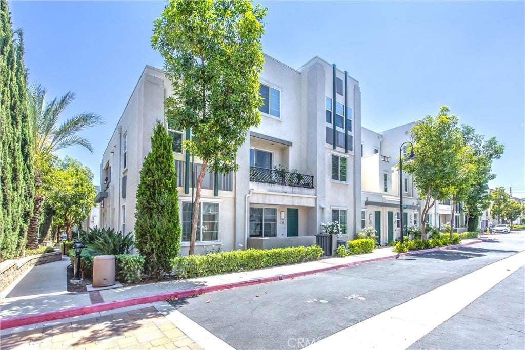 595 Orlando Court, Upland CA 91786