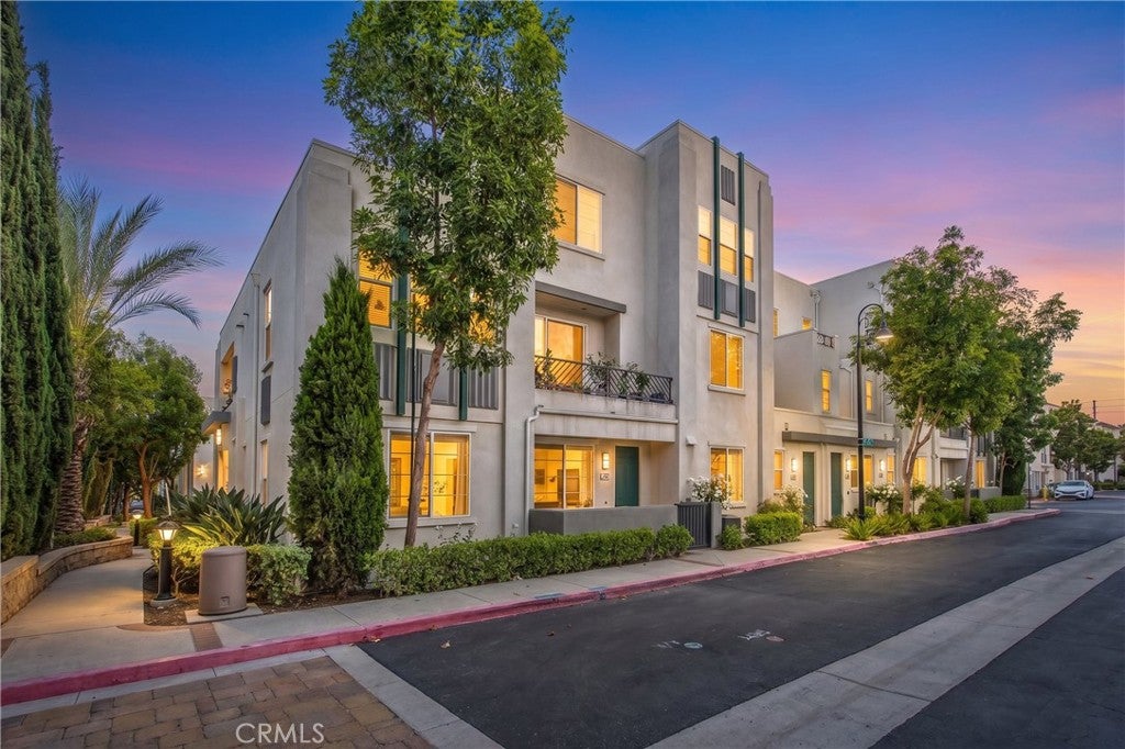 595 Orlando Court