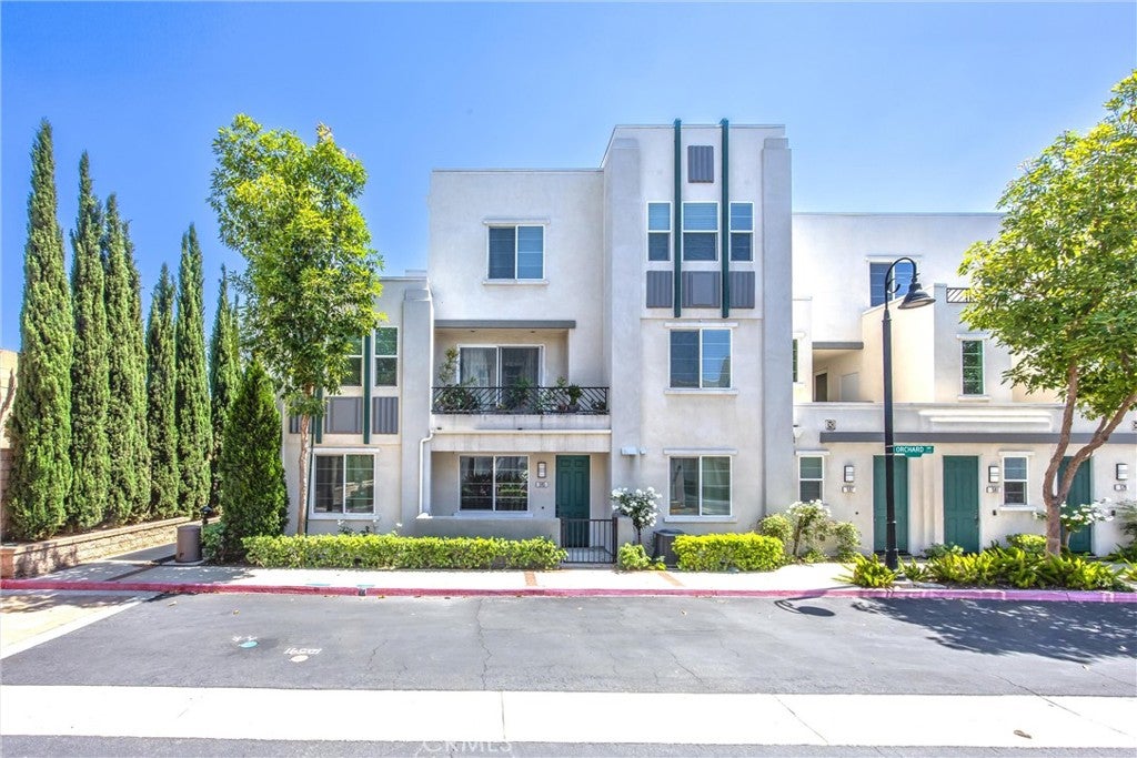 595 Orlando Court