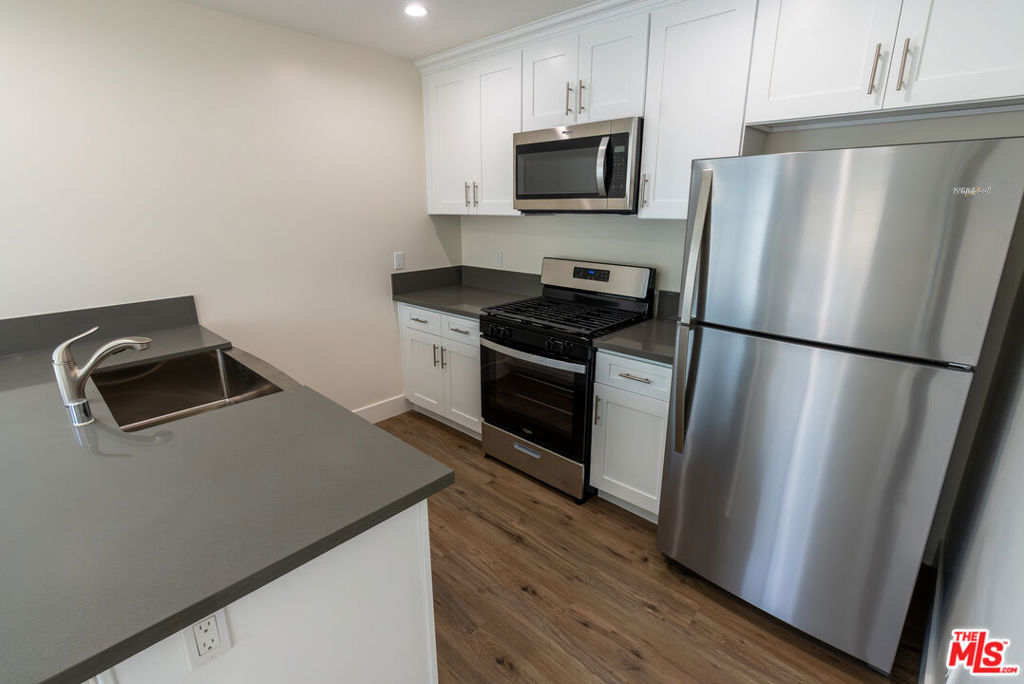 1324 W 30th Street