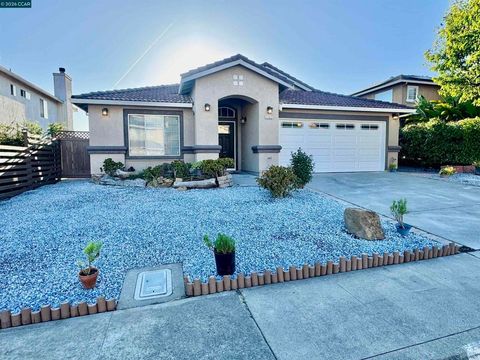 Photo of 2163 Garnet Cir Cir, Vallejo, CA 94591 (MLS # 41133138)