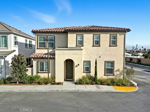 Photo of 433 Willow Run Ln Ln, Carson, CA 90745 (MLS # IV25239910)