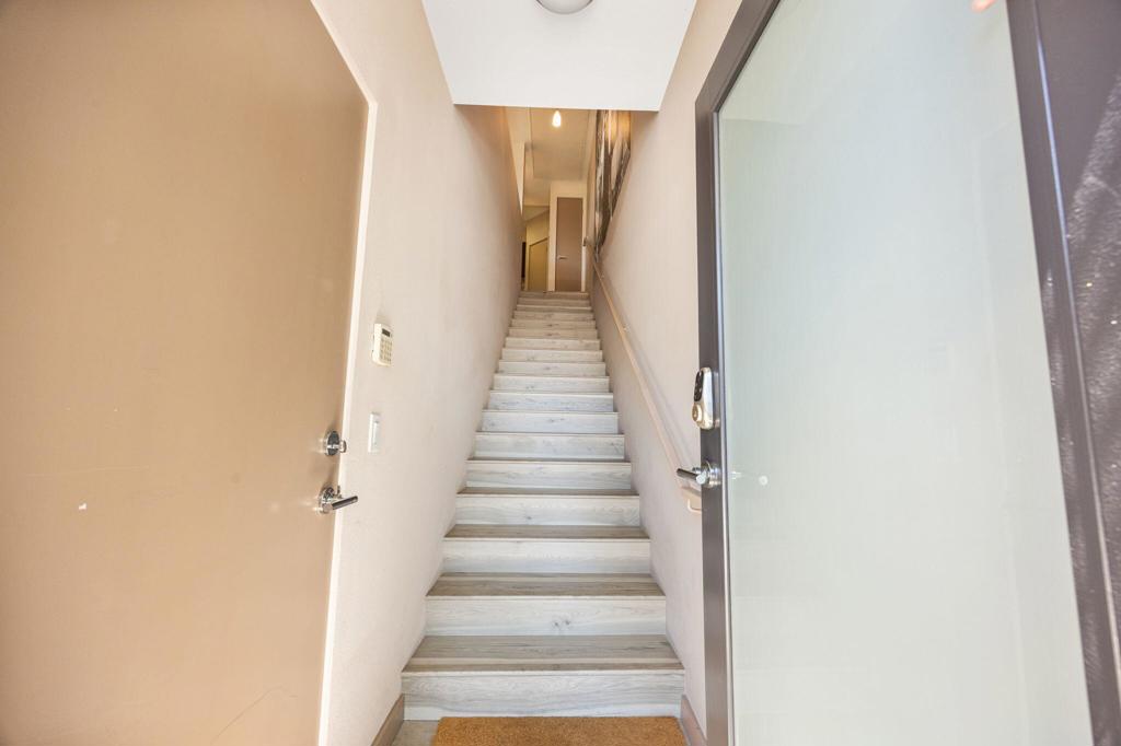 820 E Palm Canyon Drive 206
