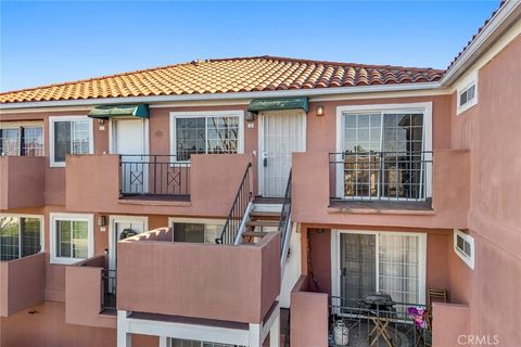 Photo of 409 Utica Avenue #D36, Huntington Beach, CA 92648 (MLS # PW25268061)