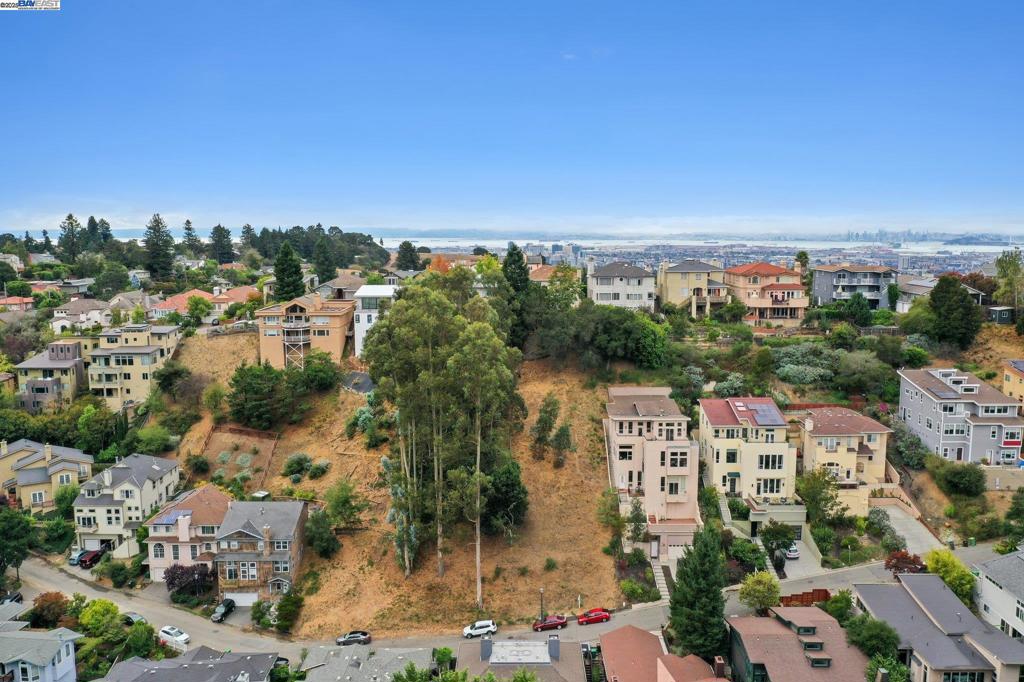 UPPER ROCKRIDGE - Land