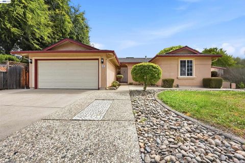Photo of 37658 Canterbury St St, Fremont, CA 94536 (MLS # 41136142)