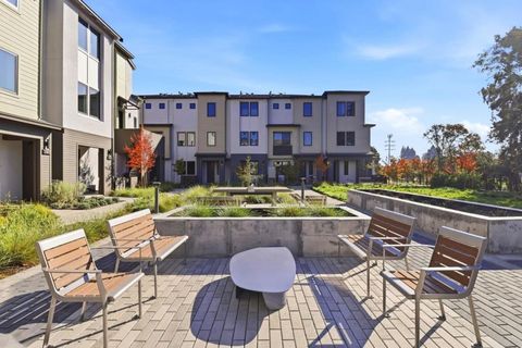 Photo of 1125 Esther Court, Palo Alto, CA 94303 (MLS # ML82041639)