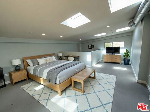 Photo of 2640 Lincoln Boulevard, Santa Monica, CA 90405 (MLS # 26645375)