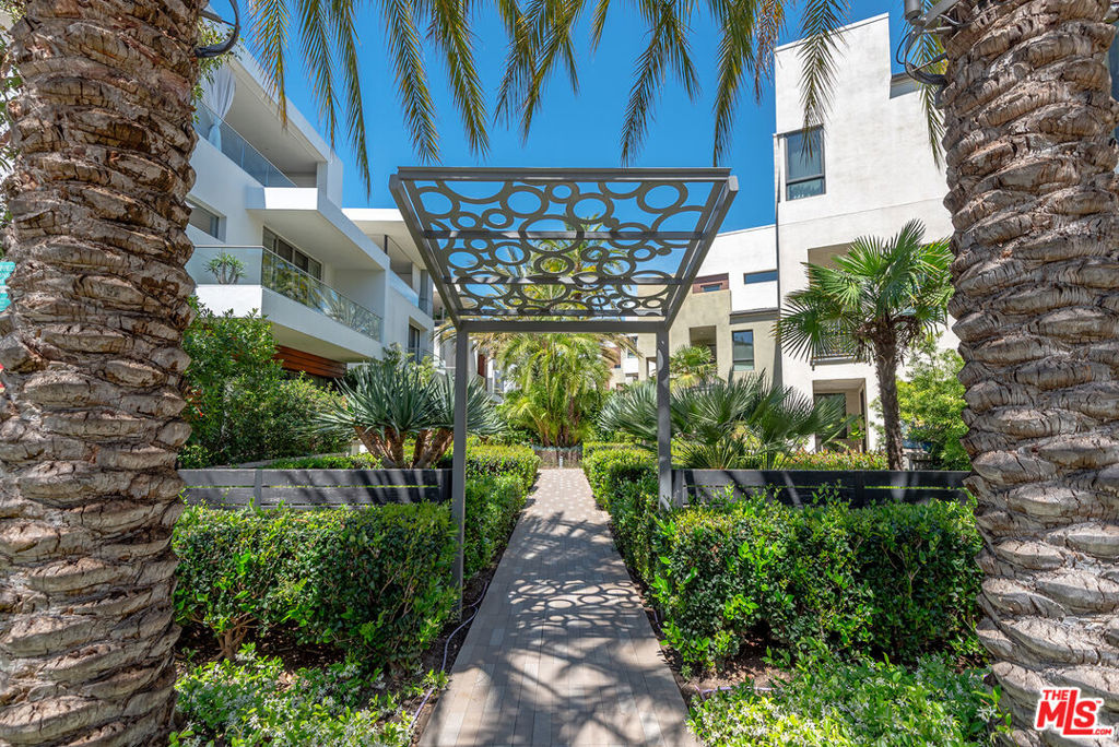 5926 Firefly Place