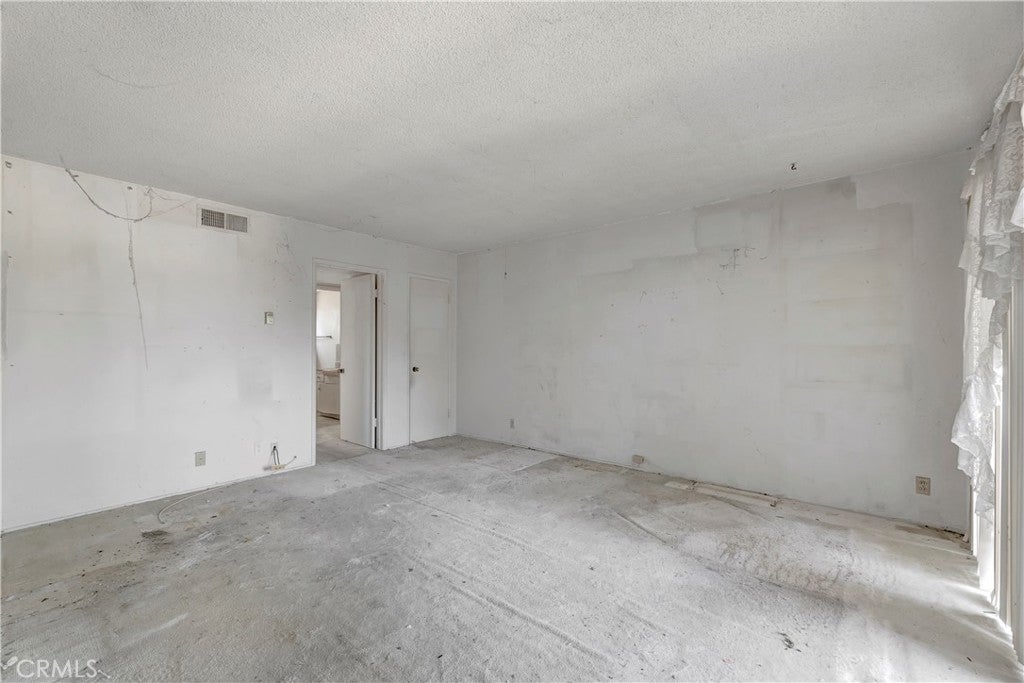 14919 S Normandie 27