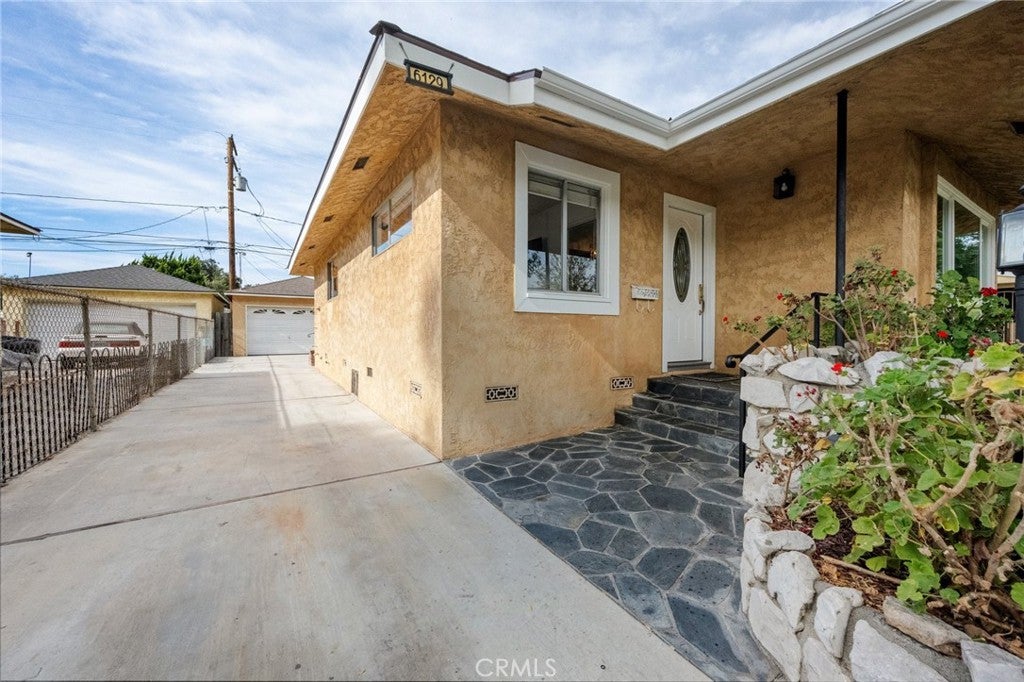 6129 Greenmeadow