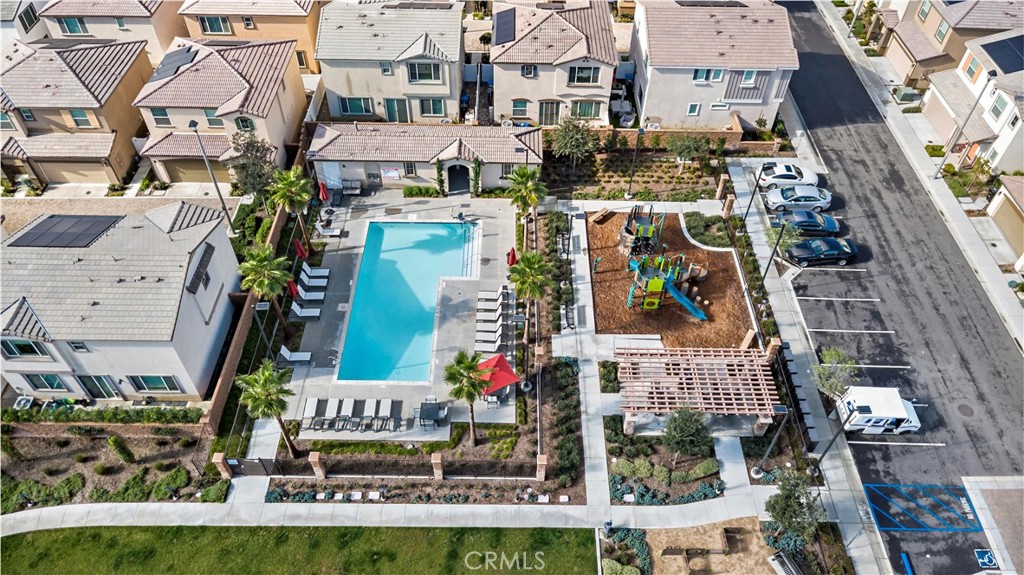 619 E Joseph Privado