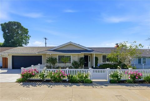 Photo of 2723 Cibola Avenue, Costa Mesa, CA 92626 (MLS # NP26057244)