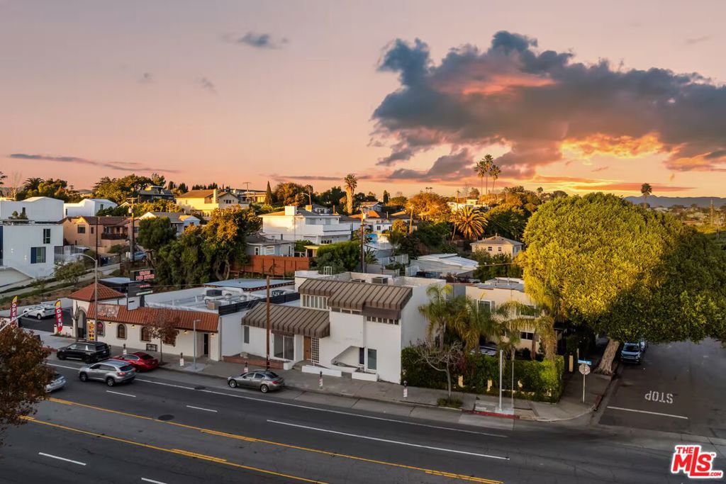 2951 Lincoln Boulevard