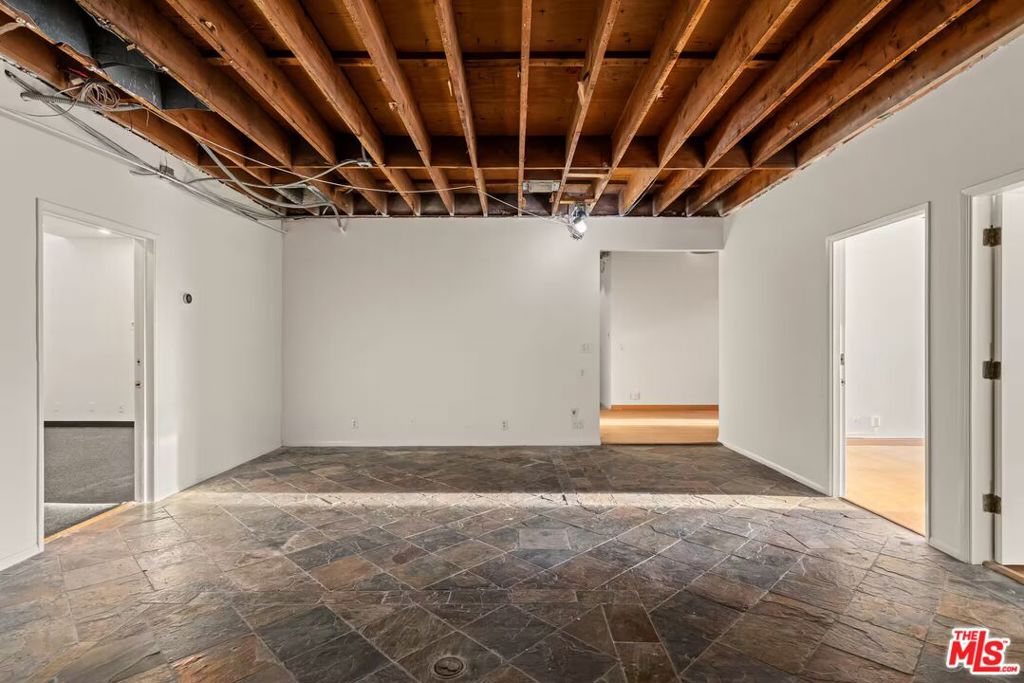 2951 Lincoln Boulevard