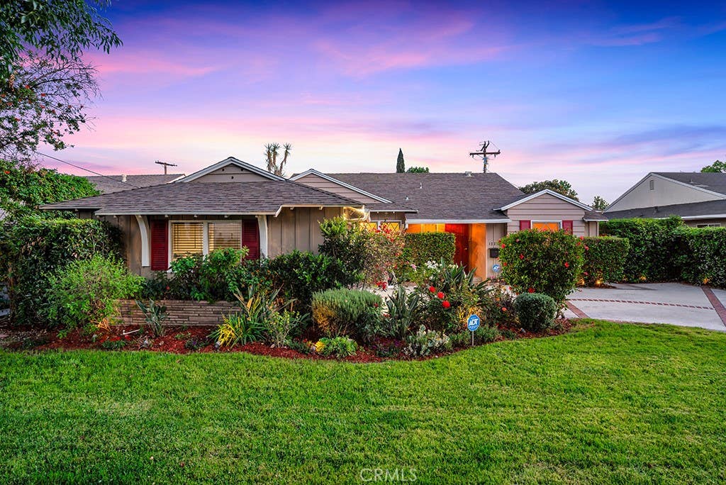 Photo of 12312 Erwin Street, North Hollywood, CA 91606 (MLS # SR26146836)