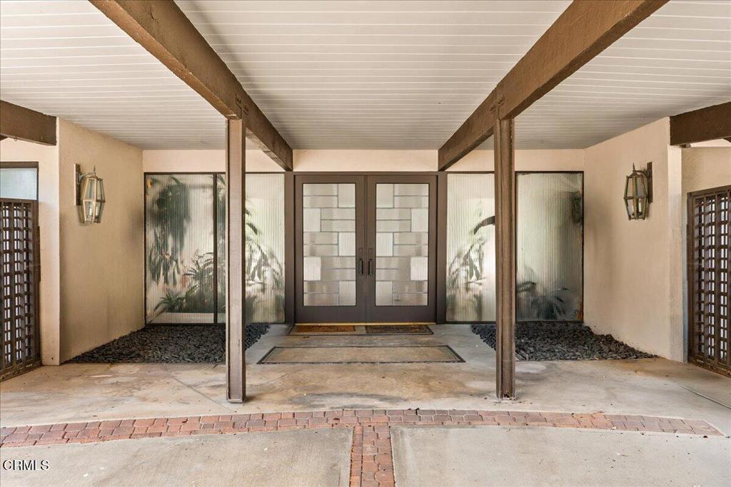 1563 Sierra Madre Villa Avenue