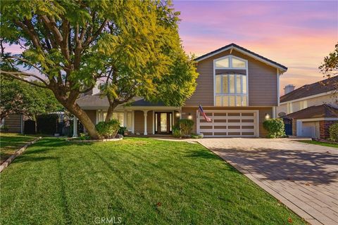 Photo of 29665 Meadowmist Way, Agoura Hills, CA 91301 (MLS # SR26013975)