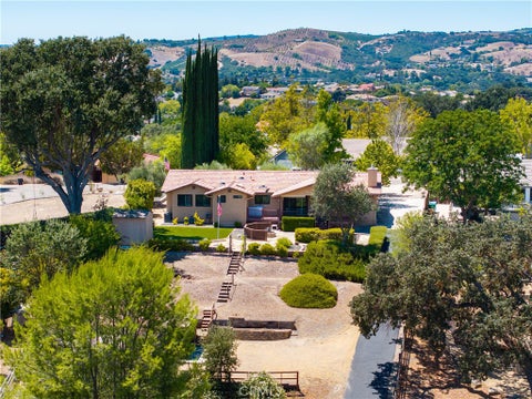 Tiny photo for 738 Orchard DR, Paso Robles, CA 93446 (MLS # NS26174347)