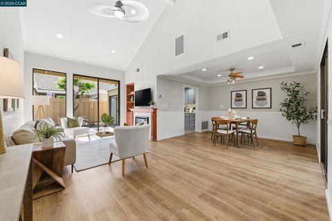 Photo of 1640 Candelero Ct Ct, Walnut Creek, CA 94598 (MLS # 41127400)