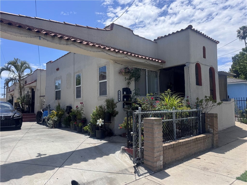 3618 E 59th