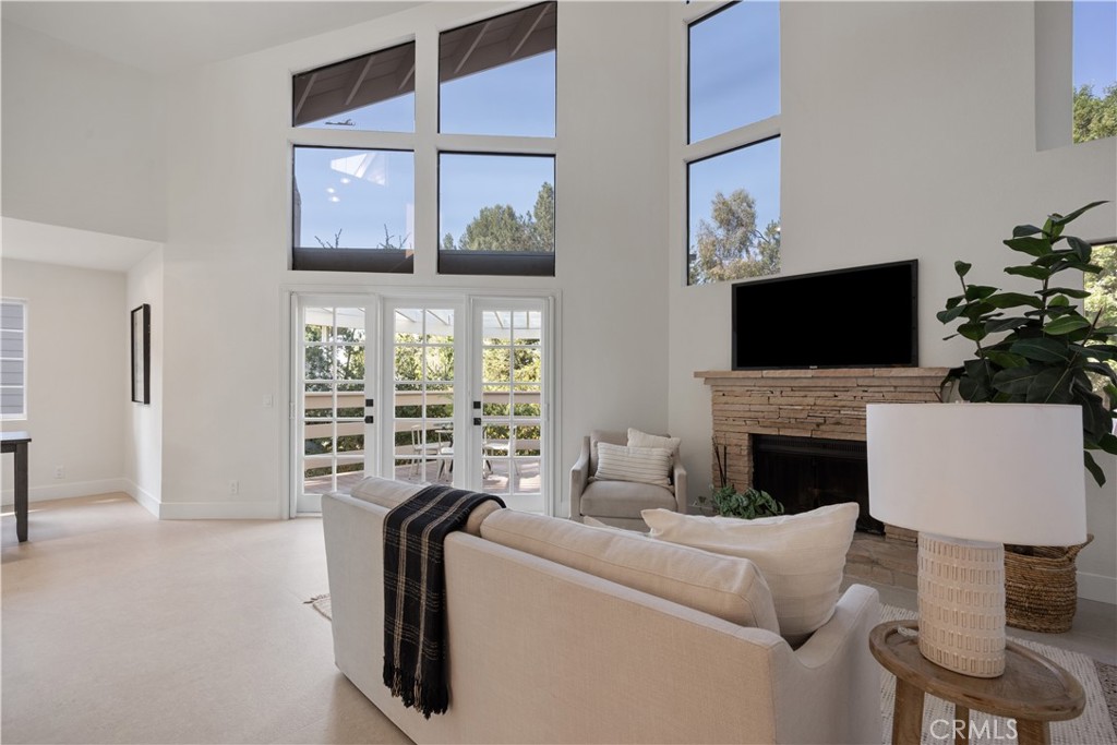 Village (TV) - Residential