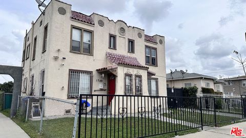 Photo of 1709 W 70th Street #1709, Los Angeles, CA 90047 (MLS # 26661373)