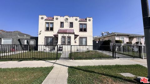 Photo of 1709 W 70th Street #1709, Los Angeles, CA 90047 (MLS # 26661373)