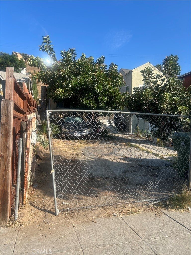 5065 Alhambra
